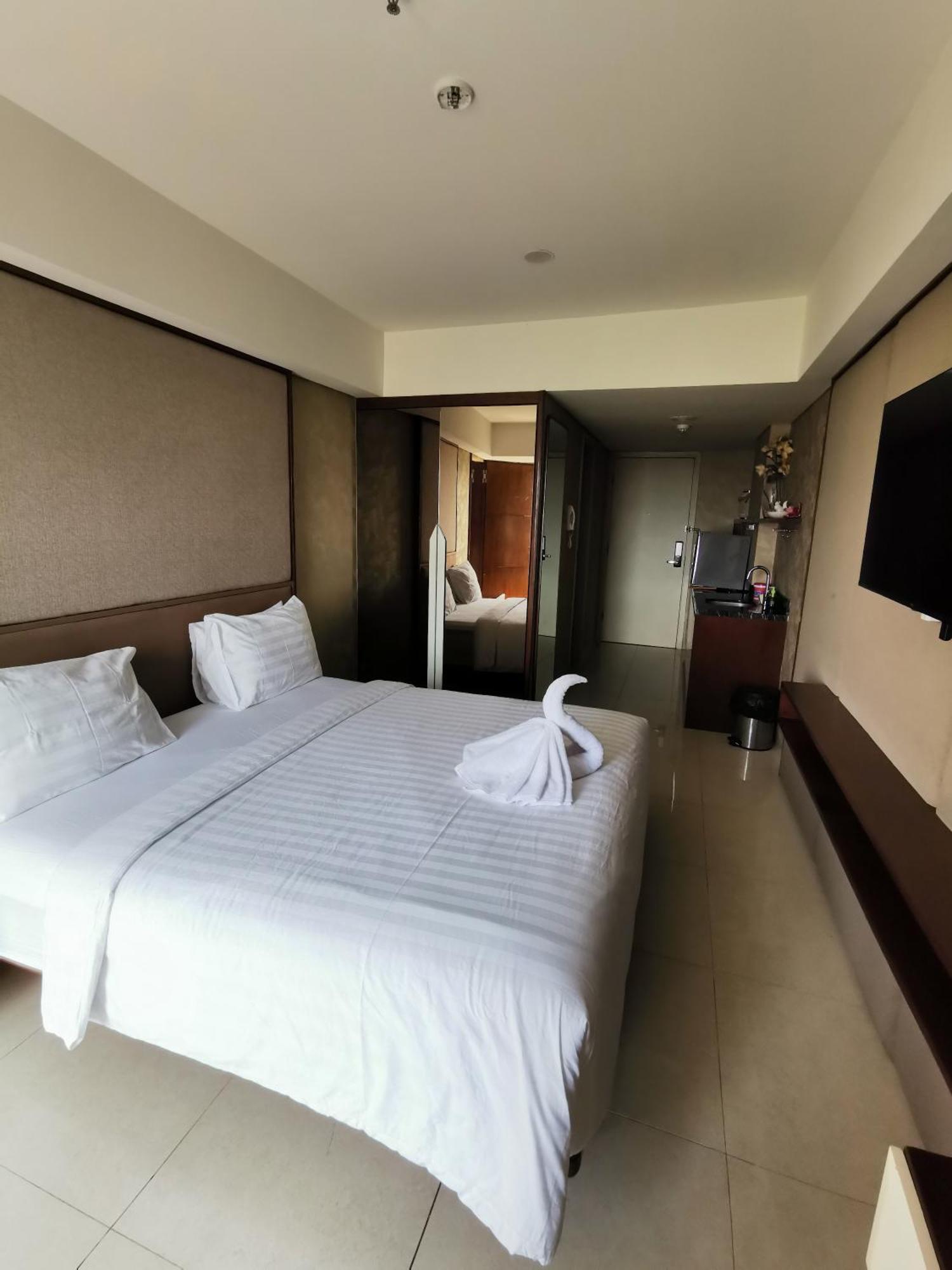 Residence Warhol Simpang Lima Semarang Luaran gambar