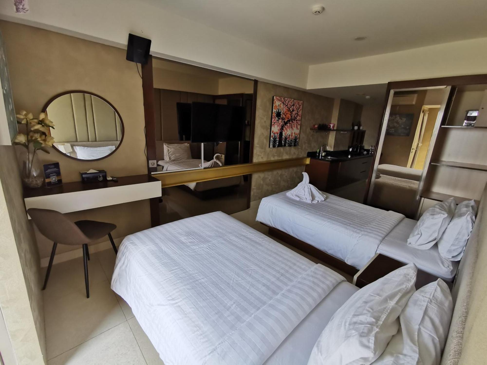 Residence Warhol Simpang Lima Semarang Luaran gambar