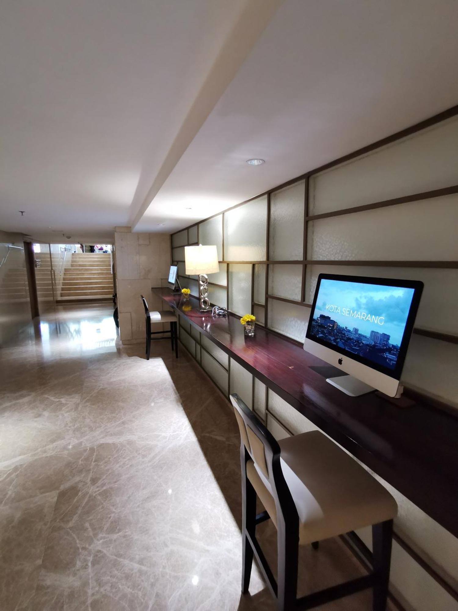 Residence Warhol Simpang Lima Semarang Luaran gambar