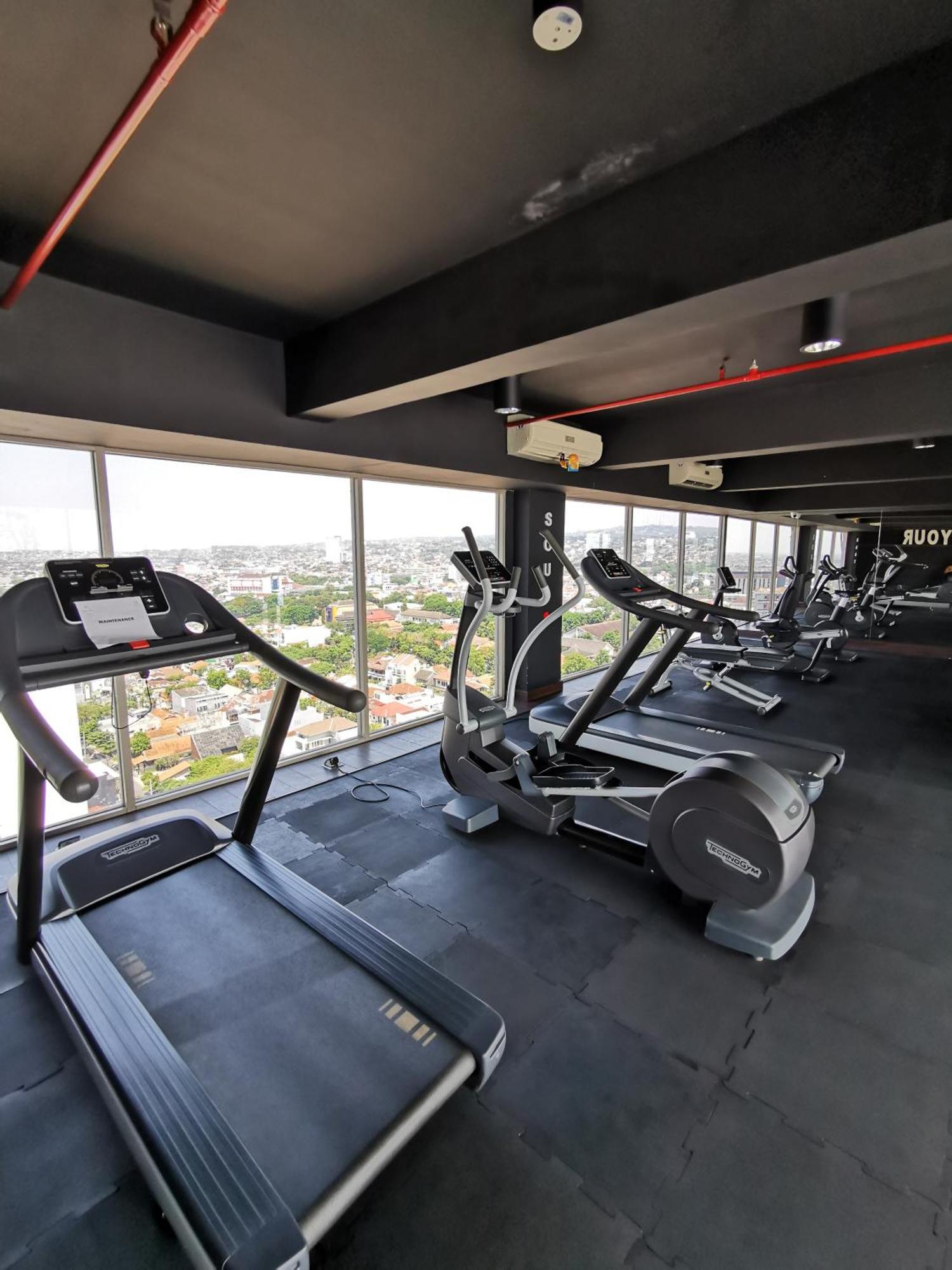 Residence Warhol Simpang Lima Semarang Luaran gambar