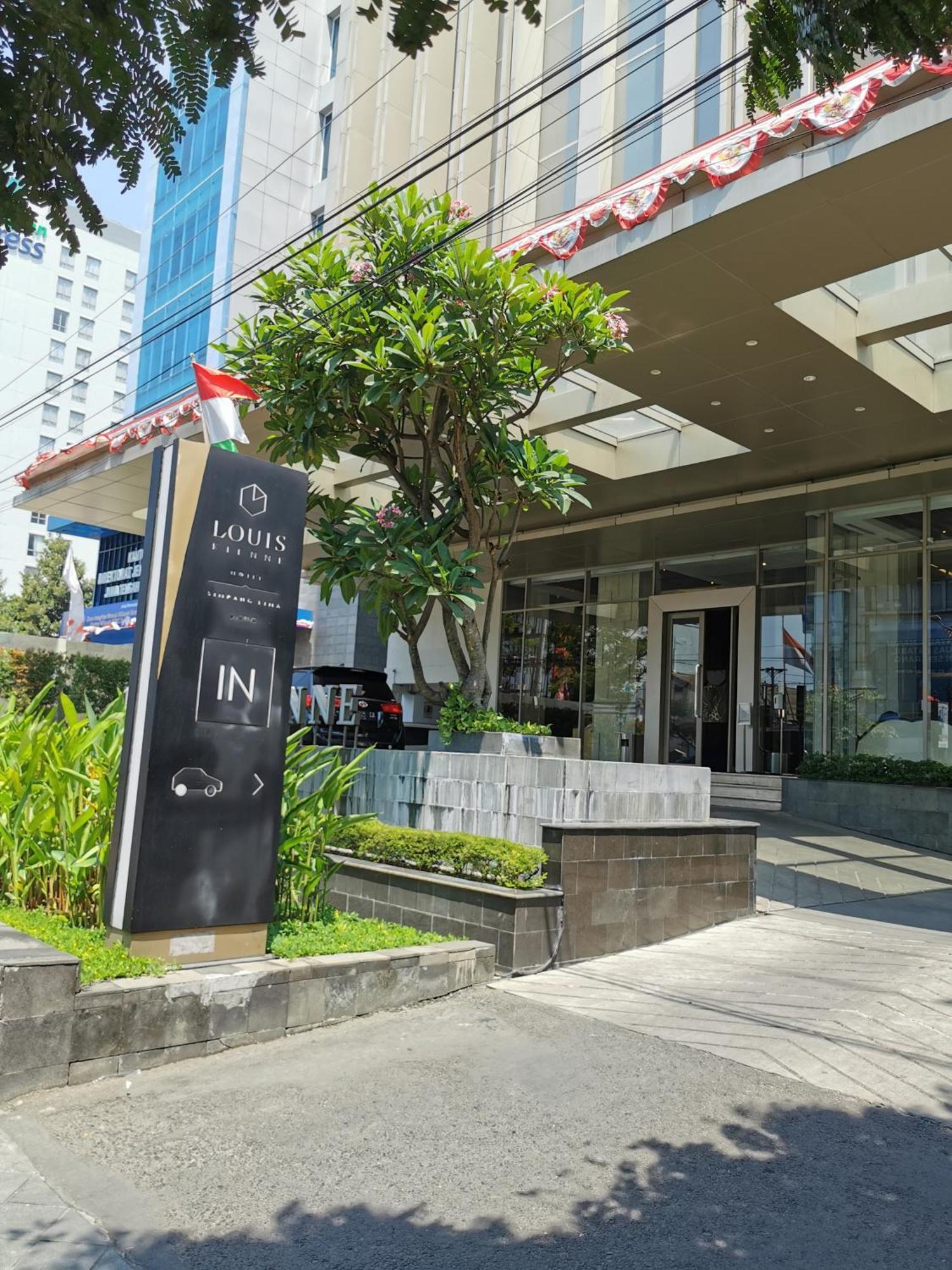Residence Warhol Simpang Lima Semarang Luaran gambar