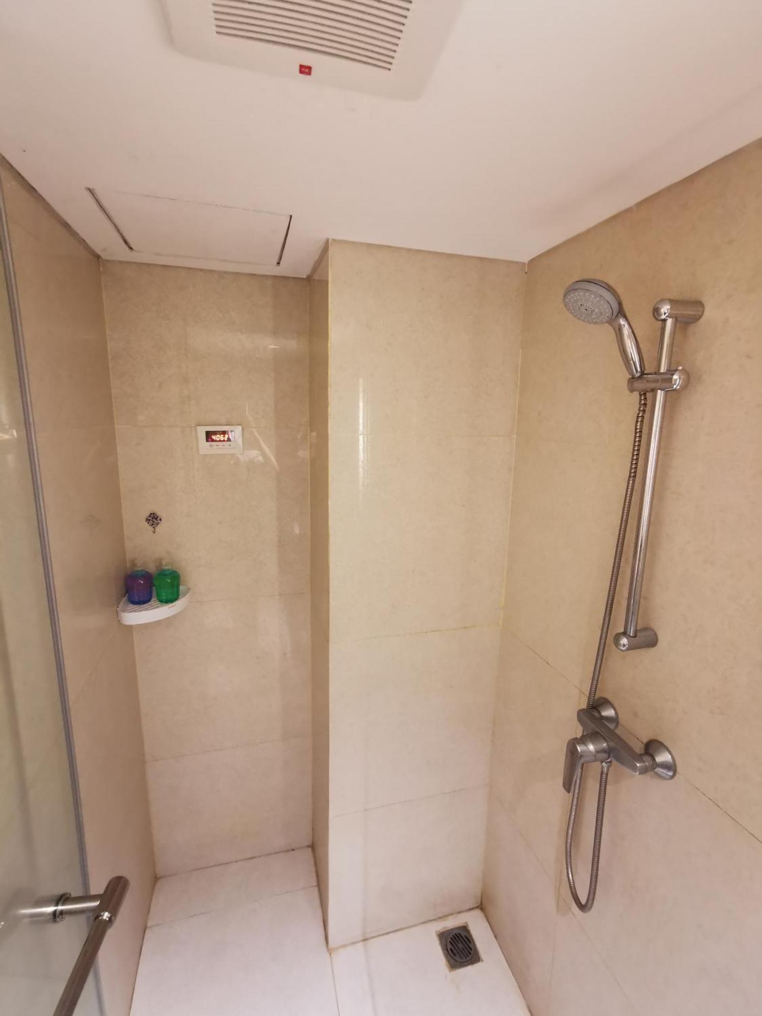 Residence Warhol Simpang Lima Semarang Luaran gambar